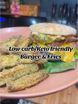 Here’s a low carb/keto friendly meal idea that feels just like a cheat meal! #ketorecipes #keto #ketofriendly #lowcarb #lowcarbrecipes #lowcarbdiet #healthy #burger #zucchini #weightloss #weightlossprogress #bigback #cheatmeal #fyp 