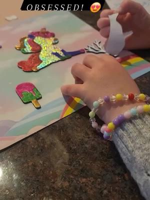 ✨ Looking for some indoor play ideas during these chilly months? Foil Fun to the rescue with sparkly (and mess-free 😉) moments of creativity!  Video: melissa.smith.realtor via IG #foilfun 🎥: @melissa.smith.realtor