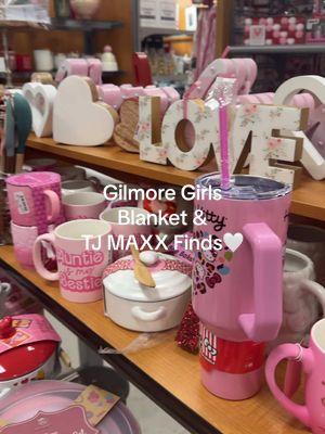 #tjmaxxfinds #viraltjmaxxfind #tjmaxxfind #tjmaxxblanket #tjmaxxgilmoregirls #gilmoregirlsblanket #viraltjmaxxblanket #huntingforviralproducts #preppy #preppyshopping #foryou #foryoupage #foryourpage 