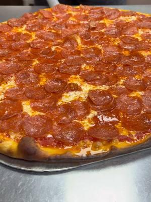 We made sure there’s 120 pepperoni & some for you 😇😇🙌🙌 . . . . #PizzaLovers #PizzaTime #CheesyGoodness #PizzaArt #FoodieLife #PizzaPerfection #SliceOfHeaven #PizzaGoals #EpicEats #PizzaCravings #FoodTikTok #PizzaVibes #FoodPorn #PizzaCreation #InstaPizza #burattinopizza #120pepperoni #crunchbabycrunch