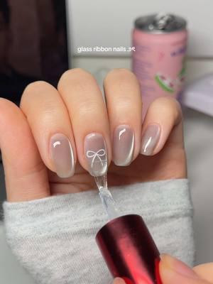 short(er) nails ౨ৎ˚⟡˖ ࣪  idk why I never thought to use this cateye polish on its own until now,, it’s so prettyy 🥺 #nails #glassnails #nailinspo #nailtutorial #asmr #silvernails #ribbonnails #cateyenails 