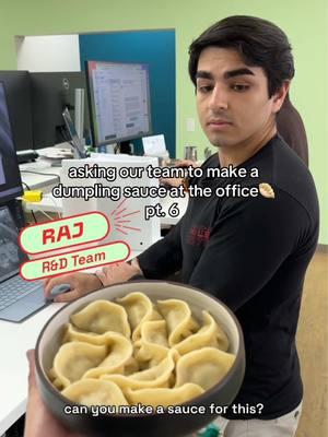 Part 6 of asking our team members at the office to make their ALL TIME favorite dumpling sauce at the office 🧑‍💻 …BUT with a xmas twist: a SURPRISE ingredient that they have to add to their recipe 🤣 Try out Raj’s (from the R&D team) dumpling sauce recipe here👇 🫙Sweetend Sichuan Soy Sauce 🌶️MiLa Chili Crunch 🫚Ginger 🧄Garlic 🖤MiLa Black Vinegar Sauce 🍅Ketchup for that secret ingredient 😉 #MiLa #soupdumplings #dumplings #dumplingsauce #sauce #saucerecipe #secretsauce #easysauce #office #officelife #holidays #teammembers #officework 