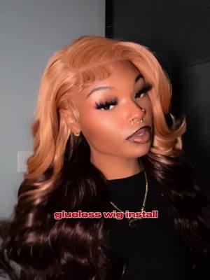 #gluelesswig #syntheticwig #syntheticwiginstall #wigtutorial #wigtutorial #syntheticwigs #sidepart #holidayhair #holidayhairstyle #twotone #blondewig #honeyblonde #brownandblondehair #wiginfluencer #fypxyzbca #wigtok #hairtok #curledhair #layershaircut #blondecurls @Mane Concept 