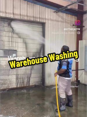 Transforming dirty warehouse doors into a spotless masterpiece! 💦✨ #PressureWashing #SatisfyingCleaning #GottaBlast#Satisfying #StayMotivated #GrimeBeGone #cardetailing 