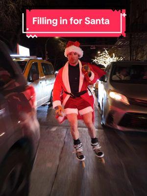 Santa got stuck in traffic, so im filling in. Gridlock isn’t going to ruin Christmas this year, not on my watch.  🎥 @Terry B  #nyc #santa #rollerblading #urbanskating 