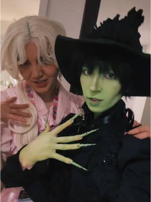 wicked yaoi @LUCA ‼️ #elphaba #glinda #wicked #wickedcosplay #holmat #holidaymatsuri #holmat2024 #bl #arianagrande #theatre 