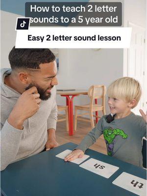 If you keep this routine going for a few days (for just a few minutes), you’ll be surprised at how quickly your little one can read words with these phonics patterns.  For all the materials and info you need to be confident teaching your child advanced phonics skills- check out my Reading Rules online course! 💪🏽 #toddlerscanread #digraphs #makereadingfun #preschool 