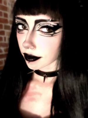 The eyes. #goth #gothic #makeup #beauty #tradgoth #cybergoth #fyp #foryou #mallgoth #foryou #trend #sonne #punk #grunge #reach 