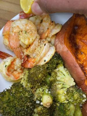 Lazy foil dinner…. #bakedsweetpotato #shrimpdinner #EasyRecipe #fastmeals #lazydinner @Chosen Foods on everything 