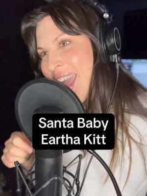 KIM KARDASHIAN WHOOOOOO????  She literally thought she was doing something with that music video. #santababy #earthakitt #jaclynnbelts