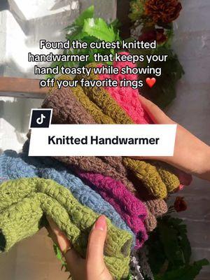 Found the cutest knitted handwarmer  that keeps your hand toasty while showing off your favorite rings ❤️ #wintergloves #winterfashion #handwarmers #knitted #karmanepalcrafts #tiktokfashion #gloves 