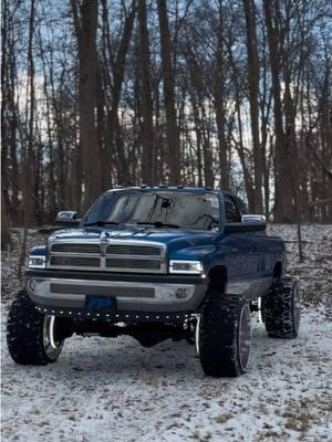 Little Debbie’s #whiteboydiesel #fassfuelsystems #illinois #spacers #26s #furytire #kg1 #35s #winter #christmas 