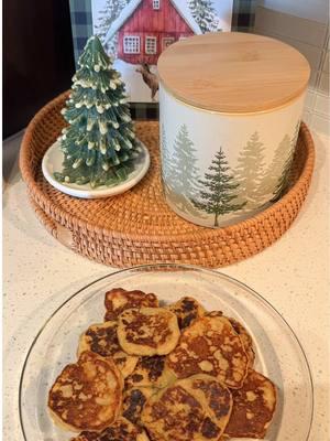 Hotcakes con 3 ingredientes 🥞. 🍌 Plátano 🥚 Huevo 🥄 Cereal fortificado o avena . . #momlife #comidasparaniños #hotcakes #babylunch #kidslunch #toddlermom #foodvlog #momhack #nutriologa #comidasaludable #desayunosaludable #ideasdedesayunoparabebe #alimentacioncomplementaria 