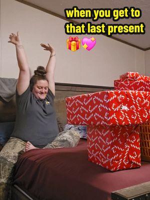 this is as merry as I'm gettin'  But hey on a real note at least I got it done before Christmas Eve 😂😂 And yes one day counts 🎄🎅🏼😜 #wrappinggifts #momsonchristmas #twerkmas 