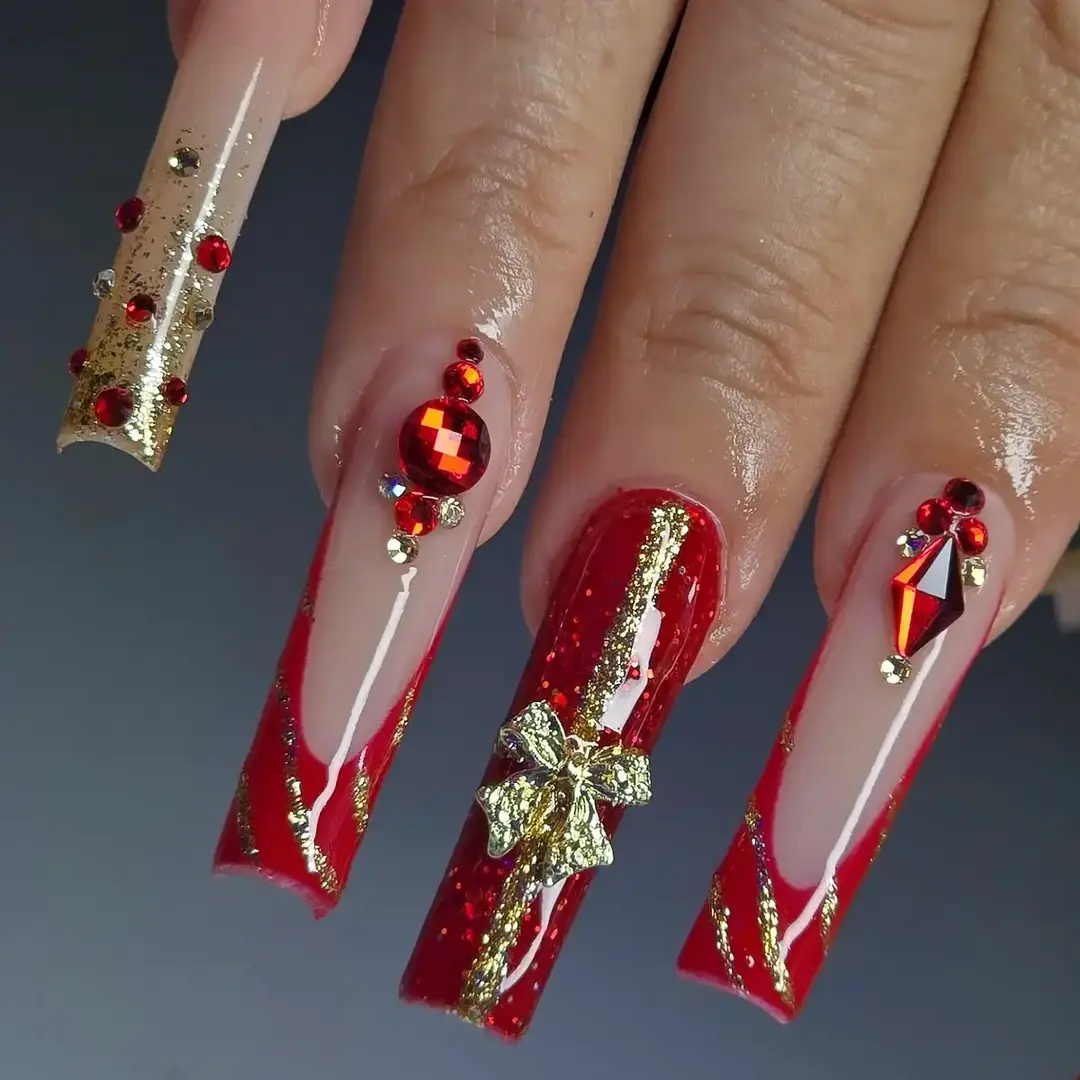 Who is ready for christmas? 🎄 👀 #nails #rednails #dallasnail#dallastx #xxlnails #redgoldnails #nailtech #beginnernailtech #uñas #viral #acrylicnails #frenchnails #viralnails #fyp 