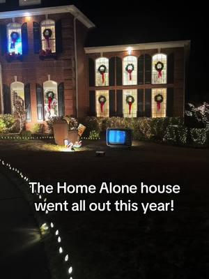 The Home Alone house went all out this year! One of our favorite places to drive by on the golf cart when we visit Emme & Pops. Merry Christmas ya filthy animal!🎄🎁 #homealone #christmasmovie #happyholidays #merrychristmasyafilthyanimal 