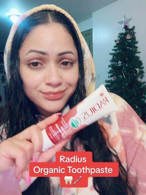 Made with out all the extra additives 👌🏼😏 #radius #organictoothpaste #organic #toothpaste #erithrytol #coconutwater #chamomileflower #light #foam #tooth #teeth #dental #dentalcare #oralcare #oralhealth #oralhygiene #dentalhygiene #natural #plaquefighter #nutrientrich #freshbreath #noharmfuladditives #additives #clean #brushyourteeth 