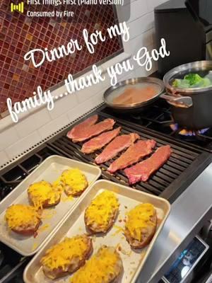 Steak, steamed broccoli 🥦 and double baked bacon and cheese potatoe dinner for my family #familydinner #godhasaplan #changemylife #churchlife #cleanheart #neweyes #blessed #GratefulHeart #joyinmyheart #fyp #cathy_408bayarea #queen_cathy #sanjose #bayarea #408 