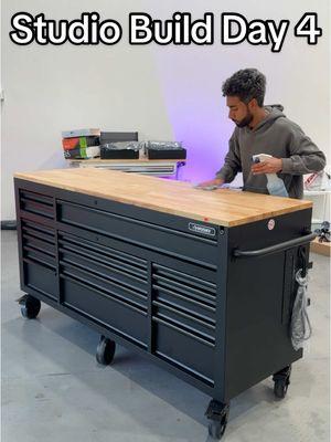 No shop is complete without a tool chest, some tech, and a collection of @Pennzoil 🙌#cars #projectcar #workshop #dreamgarage #mechanic #Pennzoil #LongMayWeDrive #since1913 #sponsored