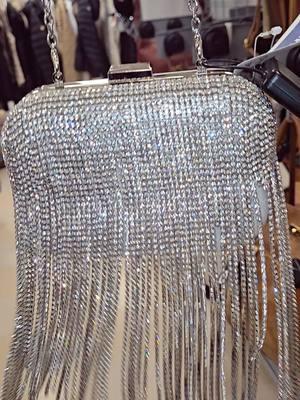 #marshallspurses #blingpurses #silverpurses #rhinestonepurses #bling #glampurses #newyearspurses #fyp #glamdecor #glam #glamhome #Christmaspurse 