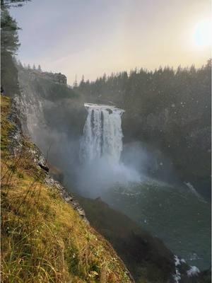 I went chasing waterfalls! #fyp #waterfall #snoqualmiefalls #beautiful #wa #pnw #explore 