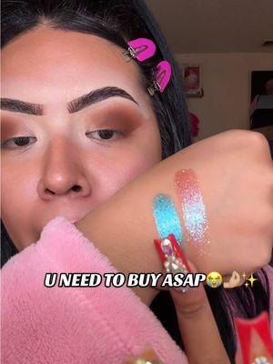 YOOOO THESE WET SHIMMERS✨Biiiichhhhhh😍 @Adriana Nichole Cosmetics #etherealeyeshadow #makeuppallet #fyp  #womeninbuisness #indieeyeshadow #indiemakeupbrand #duochrome #duochromeeyeshadow  #glittereyeshadow #spacecowboy #shimmereyeshadow #viral 