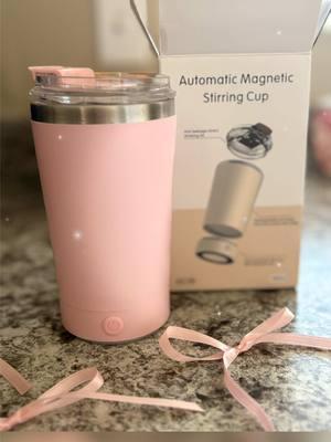 I can’t believe this is only $10 !!!! There’s many colors to choose from. #winterfinds #automaticstirringcup #bestproducts #TikTokShop #cute #tiktokshopfinds #pink #mug #selfstirringmug #proteinshake #proteinshaker #gymrats #bestcupever #fyp