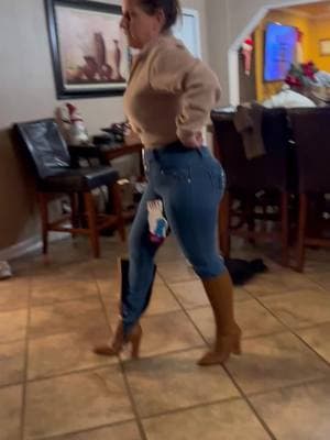 Love the jeans!!!!#fypシ゚viral #vibewithus #vibecheck #blesse #fypage #foryoupage #viralvideo #obsessed #journey #Love #tik #viraltiktok #fit #family #loveyourself #FitTok #fitmom 