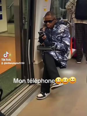 #gonein60secs viva le France 🇫🇷 😅😅🤣 #bon   #goodluck #takecare #besafe #stayup #trending #bon #😏 #wewe  #tiktokfrance #cellular #fypシ  #checkthisout 