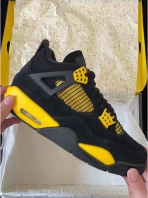 Packing..#sneakerhead #jordan4s #jordan4yellowthunder #outfitideas #menfashion #packingorders 