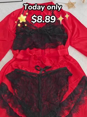 Soooo cute!!!#youneedthis #tiktokshopblackfriday #tiktokshopcyberweekofdeals #tiktokshopholidaydeals #silkpajamas #pajamas #silkpjs #nightroutineskincare #nightclothes #pajamaset #nightwear #giftforher #giftforher😍😍