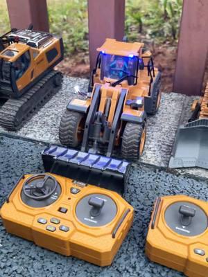 #excavator #excavation #excavationlife #remotecontrolexcavator #miniexcavator #rcexcavator #bulldozer #construction #remotecontrol #rccar #toyexcavator #toy #kids#toycar #racetrack #excavators #excavator-operator