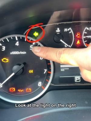 What to do if the turn signal flashes quickly!#automobile #mechanic #skills #tips #car #cars #carskills #cartips #carrepair