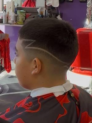 Cliente nuevo @barber.clips @barbersinctv @thebarberpost @barberinspirations @fat_fade_rd #barbers#barbershop#style#barbero#losba rberosdelmundo#barbershopconnect#barb er#fade_player#barberosdominicano#barbe riadominicanas#edwinbarbershopvillatapiar d#beautiful#cute#villatapia#salcedo#tenar es#republicadominicana#barbero#wester_b arber#natural#barberlifestyle#barberlove#b arberlessons_#babylisspro#nicestbarbers#n astybarbers#nastybarber#barbergang#fade game#barbertalent#internationalbarber 