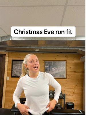 Merry christmas eve, heres what im wearing to run!! #runnergirl #runoutfit #runningoutfit #runnerthings #runningmotivation @Feetures @HOKA 