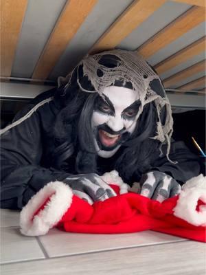 Monster and Santa make clothe for puppy 🎅👻 #monsterundermybed #funnyvideo 