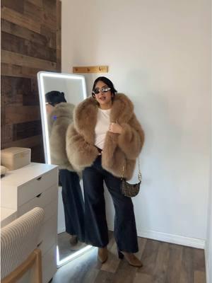 Faux fur Jacket Outfit  #fauxfur #fauxfurcoat #jacketoutfits #furjacket #giftforher  #ttsdelightnow  #treasurefinds #tiktokshopholidayhaul #creatorsearchinsights  #TikTokShopNewYearNewAura#TikTokShopLastChance #spotlightfinds #giftguide #spotlightfinds 