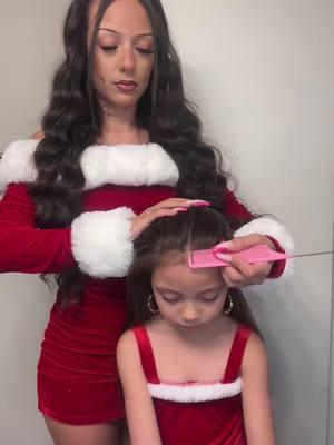 Christmas hairstyle❤️🎄 #trending #findeaño #mommyandme #mommyanddaughter #kidhairstyles #cleangirlsesthetic #hairstyle #grwm #hairhack #hairtutorials #christmas 