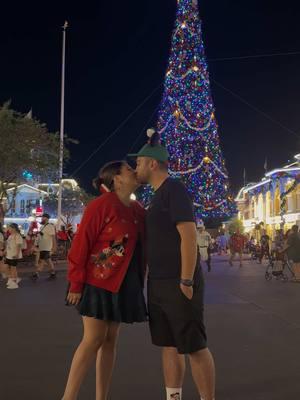 Home for the holidays 🤍 #disneytiktok #disneyadult #disneyhoneymoon #dvc #disneyworld #wdw #verymerrychristmasparty #disneycreator 