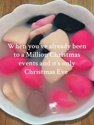 MERRY CHRISTMAS EVE EVERYONE 🎄❄️✨ #christmas #eve #beautyblender #soup #fyp #mama 