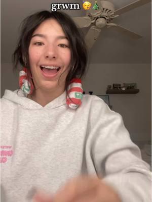 YAY ITS CHRISTMAS EVE!!! 🥳🥳🥳 #fyp #grwm #tistheseason #holidays #happyholidays #heatlesscurls #sockcurls #overnightcurls #merrychristmas #christmas #christmaseve 