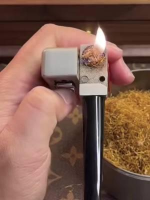 Who wants this #lighter #ashtray #cigarettecase #pipe #lighter4u #fyp #TiktokMadeMeBuyIt #usa #coollighter #creative #gentleman 