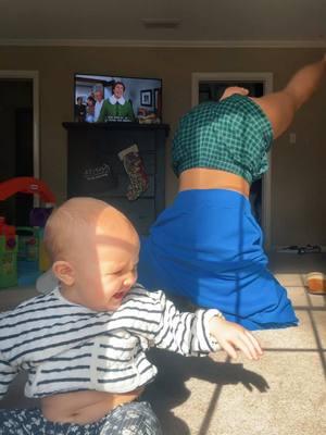 me trying to headstand was humbling #singlemom#momanddaughter#momcontentcreator#growingmyfollowing#MomsofTikTok  