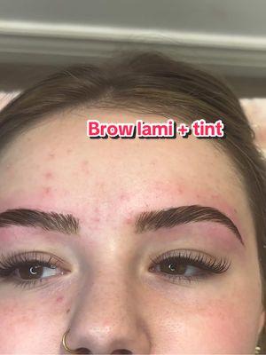 Booking link in bio 💗 Follow me on Instagram ✨ #browartist #waxlady #browlamination #browtint #browtransformation #eyebrowwax #eyebrows #ariwaxes #brows #azbrows 