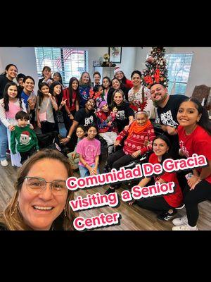 Our Church members visiting a senior Center #comunidaddegraciakaty visitando #copperfieldhealthcareandrehabilitation #seniorcenter #houstontx #christianlife #christmas @Andrea @Comunidad De Gracia Katy @Diana Hoyos @Mayerling Diaz @esperanzaacosta928 