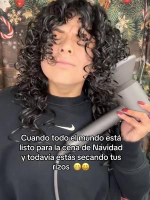 No estoy llorando, solo me entro una basurita en el ojo 🙈😩 #curlyhairproblems #curlyhair #curls #curlygirl #rizos #rizosmexicanos #imnotcryingyouare #hair #funny #rizoslatinos #rizosmexico #ondurizadas #rizosnaturales #cabellorizada #rizos #rulos #noestoyllorando 