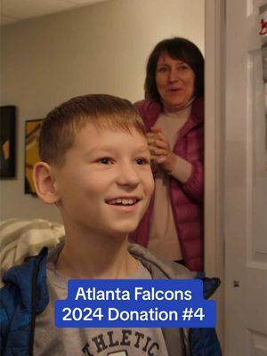 There's nothing like the joy of giving! Rooms To Go and the @Atlanta Falcons share our final donation for the season. Together, we were able to surprise Anya and her family to make their house feel like home. #roomstogo #atlantafalcons #giveback