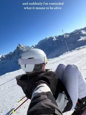 The mountains are so grounding for me. Just me, my music, and the snow ❄️  . . #frenchalps #skithealps #skitheeast #skibum #snowboarding #nature #snowboarding 