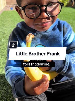 Sissy wanted to prank her little brothers, but turns out they both liked their fake gift 😝 🍌 #bigsisterlittlebrotherpranks #bigsisterlittlebrother #bigsisterpranks #littlebrotherprank #familyfun #fakegifting #bananagiftprank 