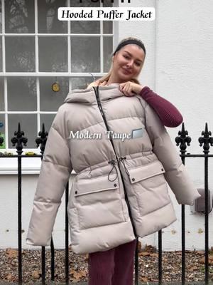 We have multiple colors that you can choose🥳🥳#puffit #PufferSeason #tiktokholidays #winterfashion #gogg #pufferjacket #tiktokholidayhaul #perfectday #christmas #waterrepellent #winteroutfit #winterjacket #puffervest #brandselect #falloutfits #merrychristmas 